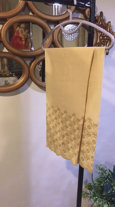 Chikenkari Izaar